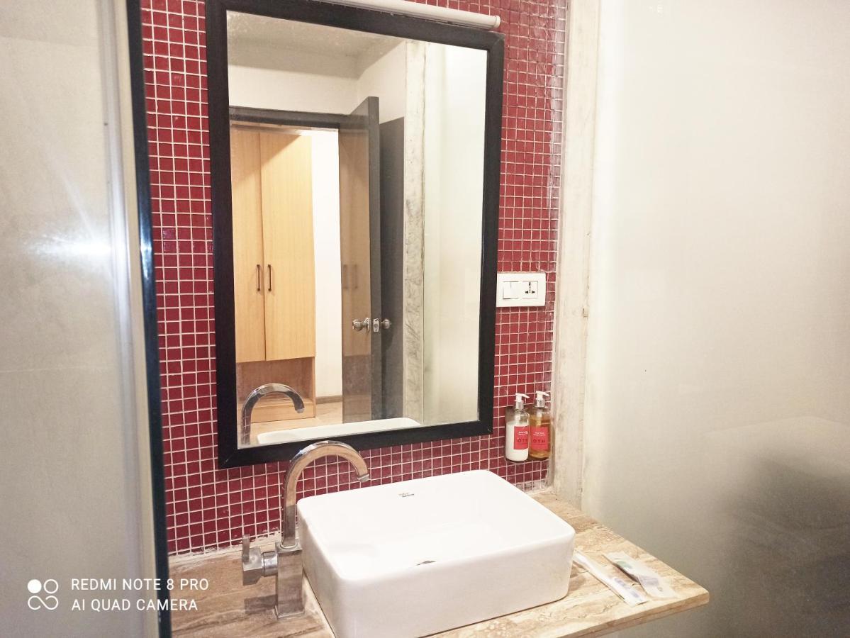 Alana Townhouse Hotel Vijayawada Bagian luar foto